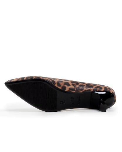 Scarpin slingback onça