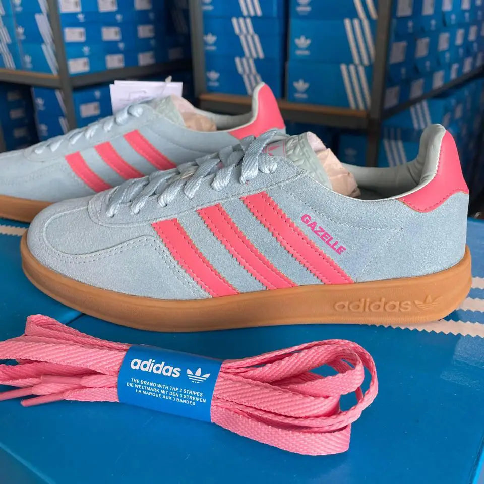 TÊNIS RETRÔ EM CAMURÇA ELEGANTE