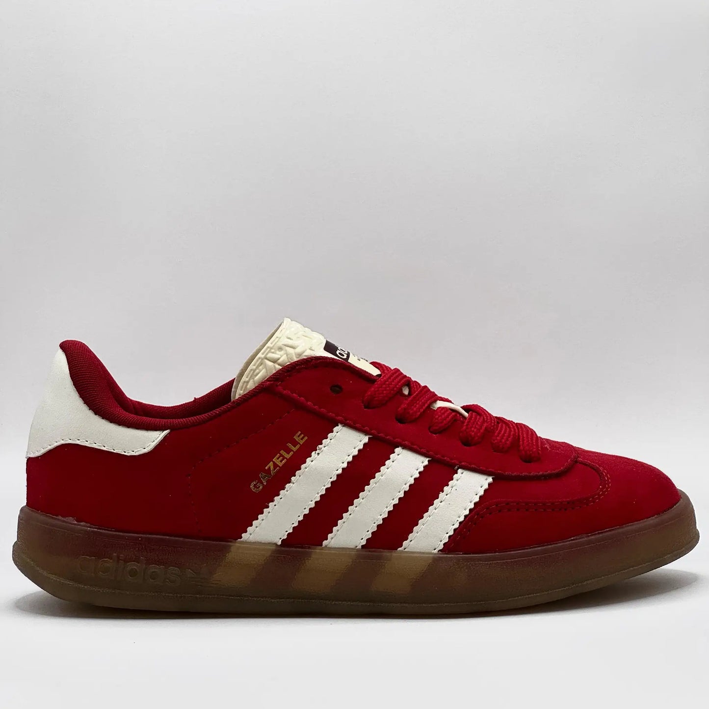 TÊNIS RETRÔ EM CAMURÇA ELEGANTE